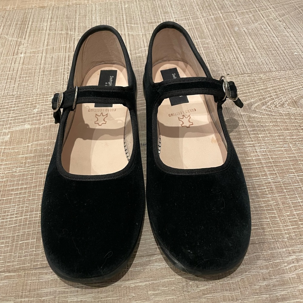 Velvet Mary Jane flats in black